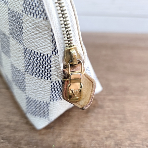Louis Vuitton Damier Azur Cosmetic Pouch - Picture 5 of 10